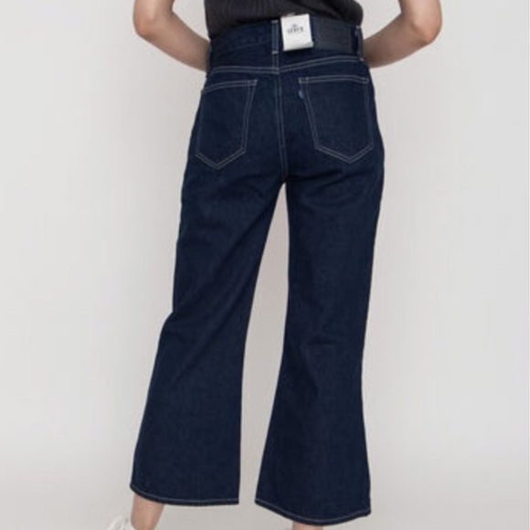 Levi’s Made and Crafted Hemp Mid Rise Crop Dark Wash - Picture 3 of 7